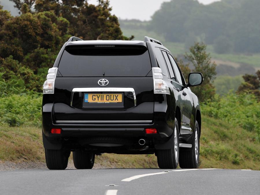  Toyota Land Cruiser Prado 150 60th Anniversary 2011 года  (UK) (фото 7 из 20)